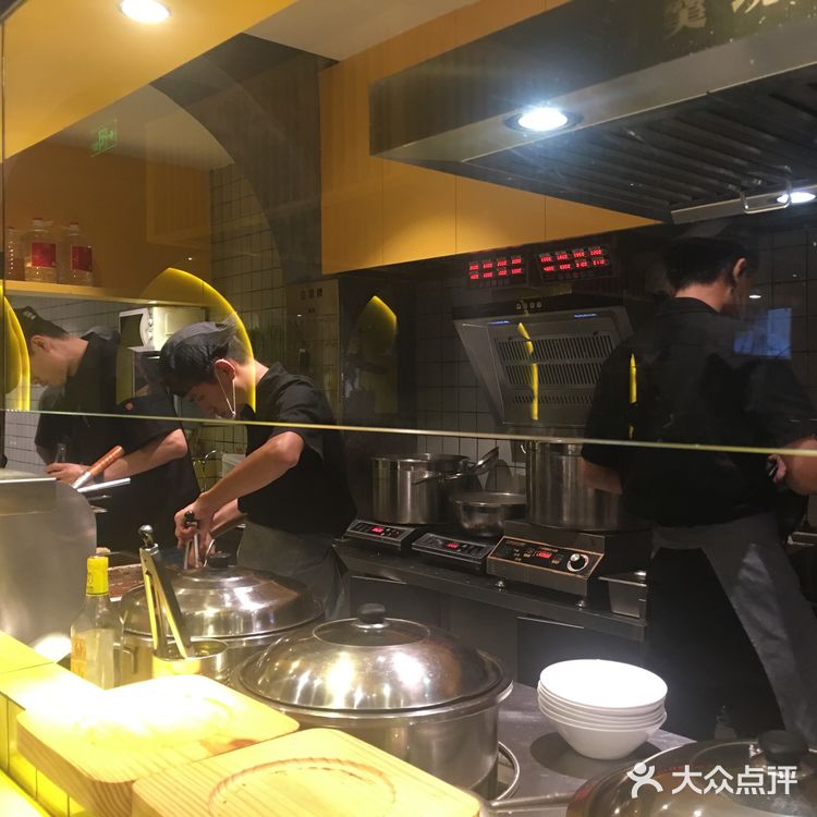 合生汇有一家用21种香料酱成的牛肉专门店