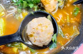 Qian-style Sour Soup Black Pork Small Pot Rice Noodles