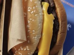 安格斯MAX厚牛培根堡-麦当劳(浦珠路得来速店)