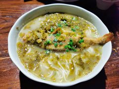 雪菜黄鱼煨面-金枝玉叶上海人家食府(三里河店)