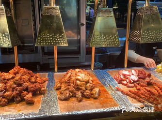 清远万达四楼这家白助餐性价比不错，食材新鲜