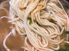 -亮亮面馆(经六路店)