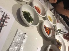 餐前小菜-本家韩国烤肉(青岛万象城店)