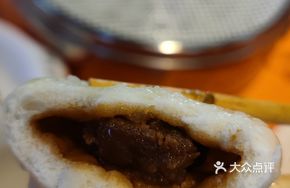 鲜香酱肉小笼包