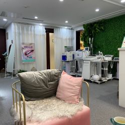 -YooMee优美智能科技美肤机构