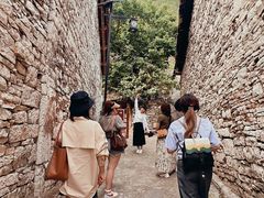 -高荡千年布依古寨旅游景区