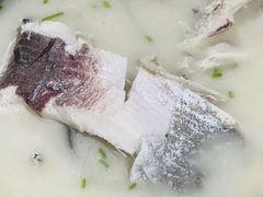 -雪湖煜辰鱼头老店(雪野湖店)
