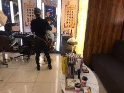 -一東造型烫发染发