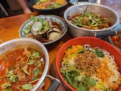-爆炸头阿姨小四川正宗川味小吃(无任何分店)