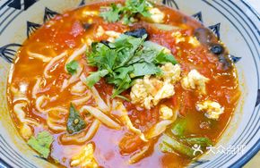 Tomato and Egg Bone Soup Noodles
