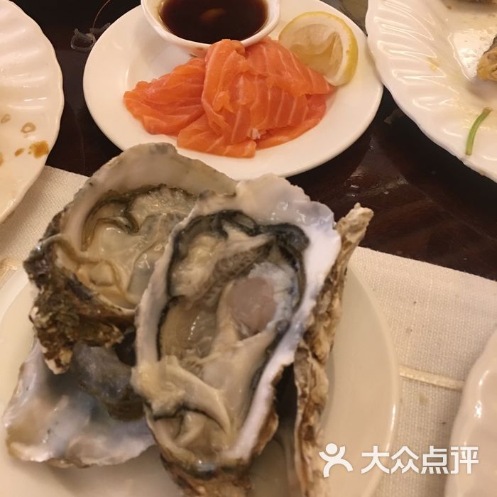 瑞安国际大酒店旋转自助餐厅