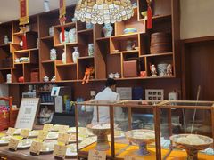 面包甜点陈列柜-富华斋饽饽铺·宫廷糕点·伴手礼(护国新天地店)