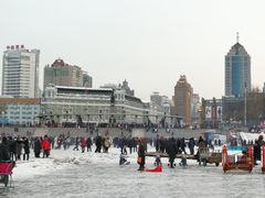 -人民防洪胜利纪念塔