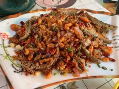 香辣小鱼小虾-鱼乐岛餐厅·户外花园主题餐厅
