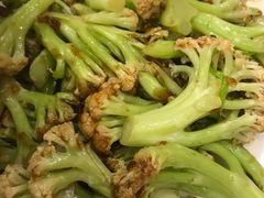 素炒花菜-桃子餐厅·天津菜(红星路直营店)