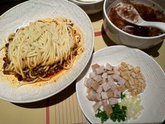 -荣家黄鱼面(前滩太古里店)