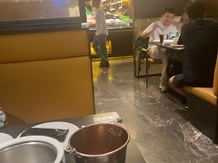 -钱小奴海鲜自助黑金店(杭州滨江龙湖店)