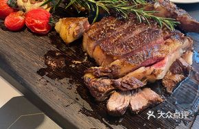 Australian M4 Grade Tomahawk Steak