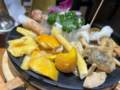 -一朵菌·野生菌探索家火锅(南亚店)