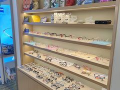 -三目眼镜·蔡司视觉合作店(青浦宝龙店)