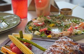 Iberian Charcoal-Roasted Pork Ribs