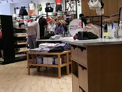 -lululemon(上海浦东IFC店)