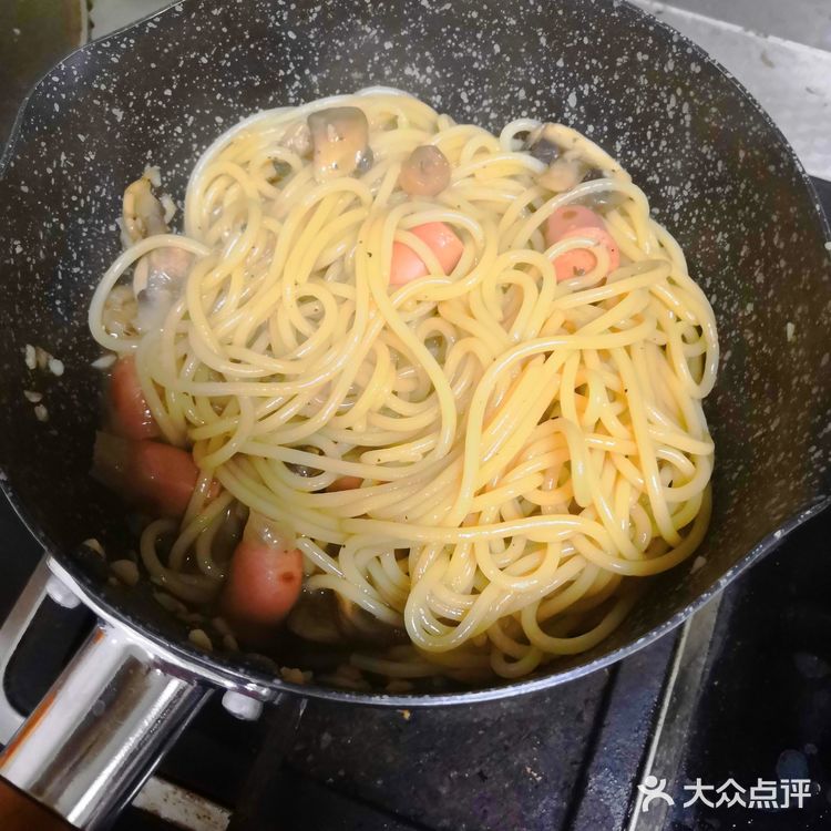 自制黑椒香肠蘑菇意大利面