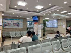 -上海大学附属上海和平眼科医院
