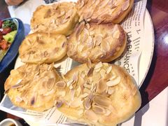招牌香杏面包-RELLMAN莱尔曼扒房(黄埔店)