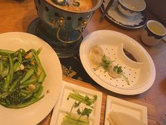 -娜仁图雅蒙古美食村(33小镇店)