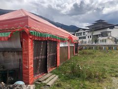 -鲁朗纳麦石锅鸡庄园