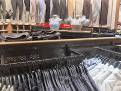 -lululemon(上海浦东IFC店)