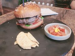 -HIGH FIVE哈福手工汉堡(桂林路店)