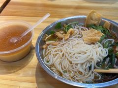 -柳州肥姨妈大骨螺蛳粉(东靖路店)