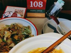 -湘西小馆(滨河路店)