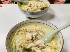 招牌黄鱼面-明呈黄鱼面馆(斜土路店)