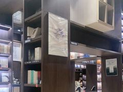 -钟书阁(群光广场店)