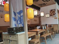 大堂-先启半步颠小酒馆(虹桥龙湖天街店)