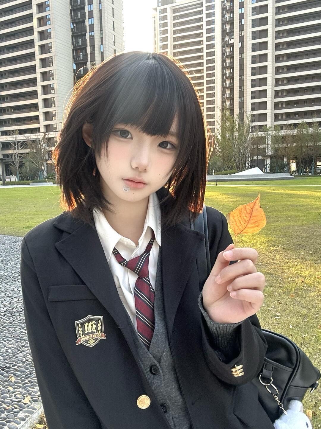 甜美短发超萌呀
