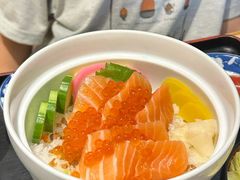 三文鱼盖饭-小山日本料理(兴业太古汇店)