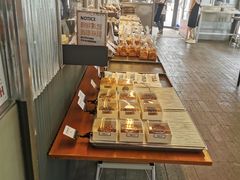 面包甜点陈列柜-OUR Bakery(三里屯太古里店)