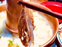 -洞庭洲·防空洞火锅·铜锅涮肉·烧烤(新百广场店)