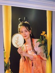 -虞美人汉服摄影