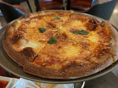 马苏里拉披萨-WOLFGANG PUCK KITCHEN & BAR(迪士尼小镇店)