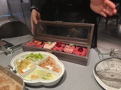 -左庭右院鲜牛肉火锅黑金店(陆家嘴中心店)