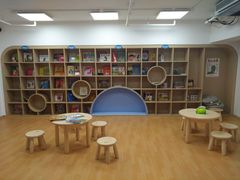 -小门牙好性格托育(北外滩中心)