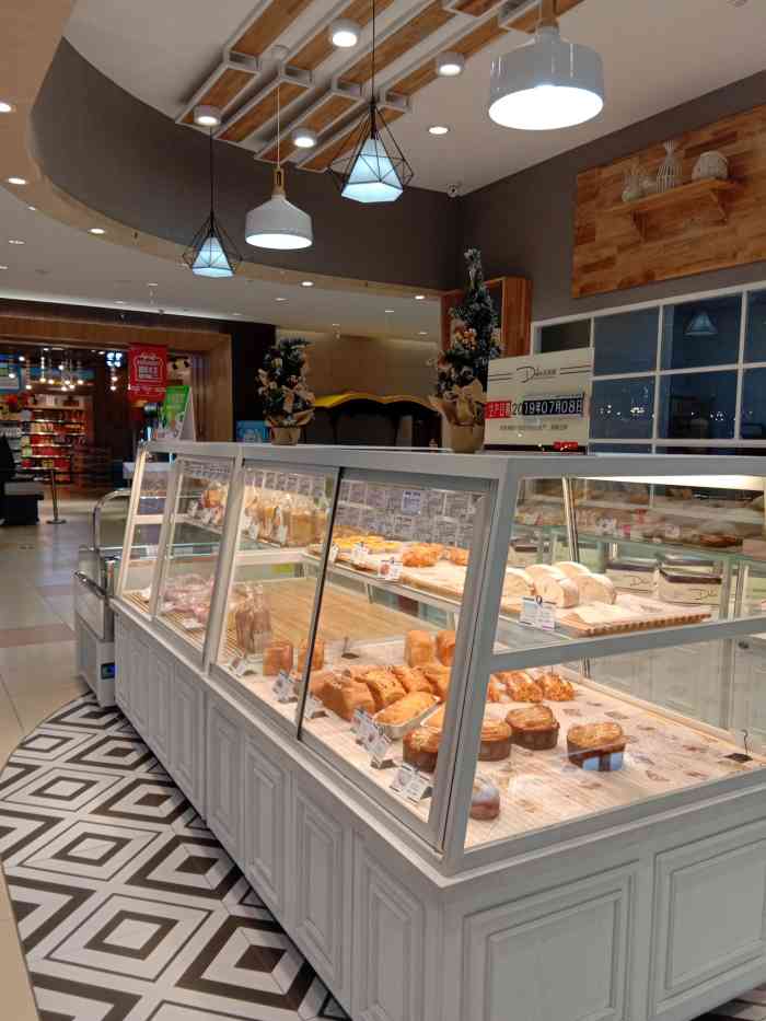 delia迪莉娅(欧亚三环店)-"位于南环城路与亚泰大街交汇西南角的欧亚