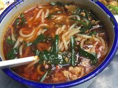小锅米线-蔼若春.传承三十年云南菜(金碧公园店)