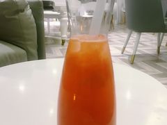 满杯西柚冰茶-浮梦·高空下午茶&水晶DIY