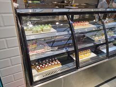 面包甜点陈列柜-火锅岛潮牌自助餐厅(天津天佑城店)